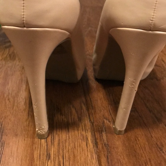 Le Chateau Nude Peep Toes. - Picture 2 of 2